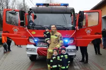 Prezes Dominik Dańda z synami Dominikiem i Kacprem oraz córką Helenką