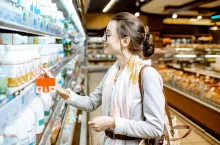 W ostatnich latach firma Dairy Farmers of Canada wdrożyła etykietę „Niebieska krowa” (ang. „Blue Cow”), aby odróżnić kanadyjskie produkty mleczne od importowanych.
