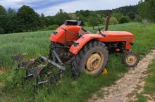 44-letni traktorzysta zginął przygnieciony przez ciągnik rolniczy,