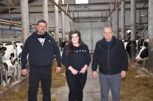 Na zdjęciu od lewej: Damian i Ewa Solkowie oraz Ryszard Kalkowski – instruktor skupu z OSM Sierpc