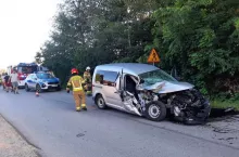 Po zderzeniu z ciągnikiem rolniczym jedna osoba trafiła do szpitala.