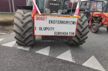 893920