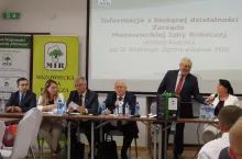 Od prawej: Jadwiga Czaplicka - delegat MIR do KRIR, prezes MIR Wiktor Szmulewicz, minister Czesław Siekierski, Witold Konarski - wiceprezes MIR, Katarzyna Szymaniuk - członek zarządu MIR, Marek Budzich – p.o. Zastępcy Prezesa ARiMR