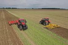 Ultrapłytka uprawa ścierniska to nie tylko moda, ale przede wszystkim jedna z dróg osiągnięcia efektu (wymieszanie ścierniska), wysokiej wydajności pracy i niskich kosztów.