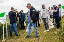 W Kostrogaju na polu klasy S rolnicy mogli porównywać odmiany roślin i zastosowane programy ochrony firmy Syngenta. Niezwykle wartościowym elementem spotkania była rozbudowana strefa ekspercka