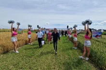 Cheerleaders Ergo Śląsk wystąpił podczas Dni Pola w Nakle nad Notecią.