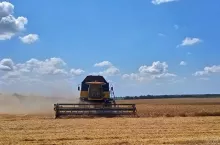 896710