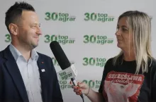 O kondycję polskiej hodowli świń pytaliśmy podczas Forum Rolników i Agrobiznesu – Świnie przedstawiciela DanBred – Sławomira Paturaja. Jego zdaniem krajowi producenci świń coraz bardziej analizują ekonomiczne aspekty produkcji trzody chlewnej.