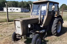 Ursus C-360 za 15 tys. zł prosto z wojska. Na wyprzedaży też dostawczaki i przyczepy