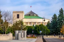 Na zdj. budynek Sejmu RP (fot. ArtMediaFactory/Shutterstock)