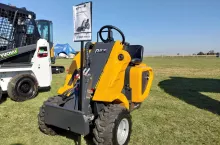 892604