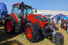 900029