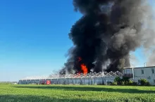 Słup dymu widoczny był z wielu kilometrów.