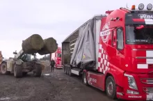 Bez pomocy od innych rolników, gospodarstwa zalane przez powódź czeka klęska [WIDEO]