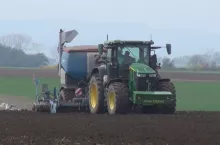 Pług czy uprawa bezorkowa - co i dlaczego wybierają rolnicy? [WIDEO]