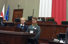 Grażyna i Krystyna (po lewej) podczas zeszłorocznej wizyty w polskim sejmie. Senioralny parlament decyduje o wielu ważnych sprawach