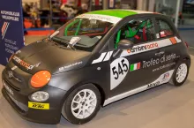 Stellantis to globalny koncern z wieloma znanymi markami, np. Fiat, Alfa Romeo, Peugeot, Citroën, Opel, Lancia, Jeep, Ram, Chrysler, Maserati i Dodge. Zdjęcie ilustracyjne