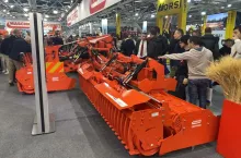 Nowa 10-metrowa brona wirnikowa Maschio Gaspardo Jumbo X na targach EIMA 2024 w Bolonii.