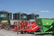 Park maszynowy w firmie Kalinowski służy także do działań usługowych.