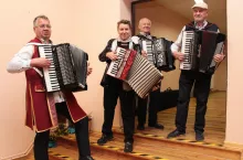 Mirosław Basarab, Ewa Kwiecień, Stanisław Ilińczyk i Jan Ogonowski zagrali sto lat Cecyliadzie i Zbyszkowi Ciszkowi
