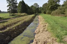 Spółki wodne pobierają składki zarówno od członków, jak i rolników, którzy członkami nie są.