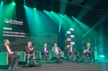 Debata gospodarcza
• Marcin Mucha - Bayer Crop Science
• Michael Lósche - dyrektor zarządzający VH Polska
• Michał Grela, KGS S.A.
• Michael Horsch - prezes Horsch
• Maciej Piskorski - dyrektor Departamentu Produktów Agro, BNP Paribas Bank Polska S.A.
