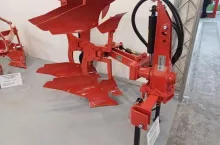 900372