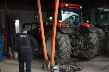 Sprzedaż traktorów odbywała się na posesji jednego ze skazanych.