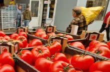 Polskie pomidory w kartonach