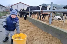 Mały Michaś chce iść w ślady ojca.