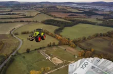 Rolnicy dłużej poczekają na ziemię po Top Farms. Dlaczego KOWR opóźnia przetargi?