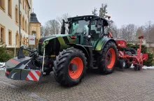 568996