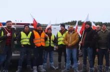 Rolnicy przerażeni. ”Nie będziemy mieli gdzie sprzedać mleka. Grozi nam zapaść”