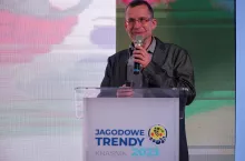 dr Dariusz Paszko (Uniwersytet Przyrodniczy w Lublinie) podczas swojego wystąpienia na konferencji Jagodowe Trendy 2023 w Kraśniku