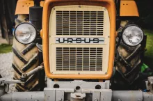 stary traktor