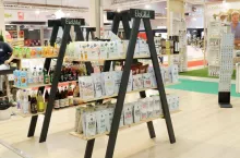 693127