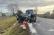 Kierowca Jaguara zmarł w szpitalu.