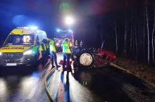 Ursus się rozpadł, a kierujący nim 86-latek trafił do szpitala