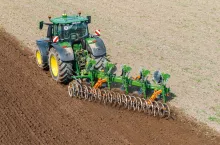 Pług z wałem ugniatającym Furrow Press