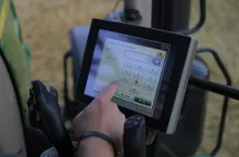 Rolnictwo 4.0 to bardzo atrakcyjny program dofinansowania gospodarstw chcących się rozwijać w tym kierunku. Nadal jednak nie ma decyzji a pytań jest więcej niż odpowiedzi.