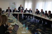Rolnicy powinni dążyć do jedności i nie chodzi tutaj o to, by wszyscy myśleli tak samo, lecz aby byli zjednoczeni, bo tylko wtedy są w stanie wypracować sobie pozycję wobec władz na szczeblu krajowym, wobec KE i konsumentów, zaznaczano podczas spotkania w Falentach