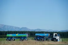Fonterra ogłosiła nowy system naliczania wynagrodzeń dla swoich dostawców, który ma zacząć obowiązywać w sezonie produkcyjnym 2025/26. Spółdzielnia będzie premiowac redukcję emisyjności. 