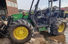 Pożar zaczął się od ładowarki teleskopowej.