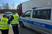 Na terenie województwa śląskiego w trybie 24 godzinnych dyżurów kontrolowane są 2 przejścia graniczne ze Słowacją w Zwardoniu i Korbielowie oraz 3 przejścia z Czechami w Boguszowicach, Gorzyczkach i Chałupkach.