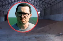 - Sprzedajemy zboże za bezcen, bo potrzebujemy pieniędzy - mówi Tomasz Cichoń z Ostrożnicy