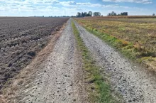 Droga jest, ale rolnik nie może z niej korzystać