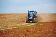 Nowy nabywca nieruchomości wchodzi w rolę poprzedniego właściciela i obowiązuje go wiążąca umowa dzierżawy