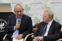 Organizatorami konferencji ”Europa - czas transformacji. Polscy rolnicy liderami zielonych zmian” były stowarzyszenia Agroekoton i Pacjent Europa, Krajowa Rada Izb Rolniczych, Rada ds. Młodych Rolników przy KRiR. Partnerzy wydarzenia to Klaster Ogrodnictwo Przyszłości oraz Stowarzyszenie PTR. Patronat medialny objęło wydawnictwo AgroHorti Media zapewniając relację z konferencji oraz umożliwiając dotarcie do szerszej publiczności, czyli czytelników ”Top Agrar Polska”, ”Wiadomości Rolniczych Polska”, ”Tygodnika Poradnika Rolniczego”, czy ”Warzyw” oraz Sad24.pl.