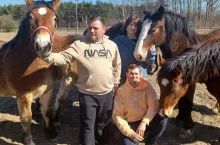– Początkowo myśleliśmy o 5 krowach, ale nadarzyła się okazja zakupu 25 dobrych krów z likwidowanej obory w sąsiedniej wiosce od hodowcy, który nie miał następcy, a od którego wcześniej kupowaliśmy już cielęta do opasu – wyjaśniła rolniczka.