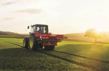 910391